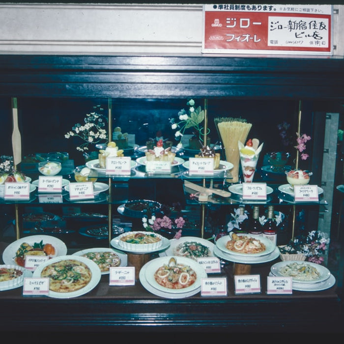 From Deli Delights to Restaurant Riches: Choosing the Perfect Display Case